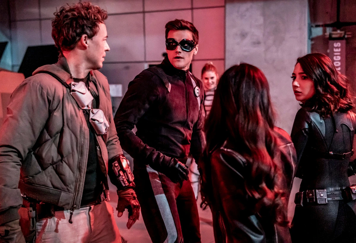 REVIEW: ‘The Flash,’ Season Six, Episode 19 – “Success is Assured” 2 Success is Assured: Nash, Ralph, Allegra and Sue - surrounded by the Meta Assassins