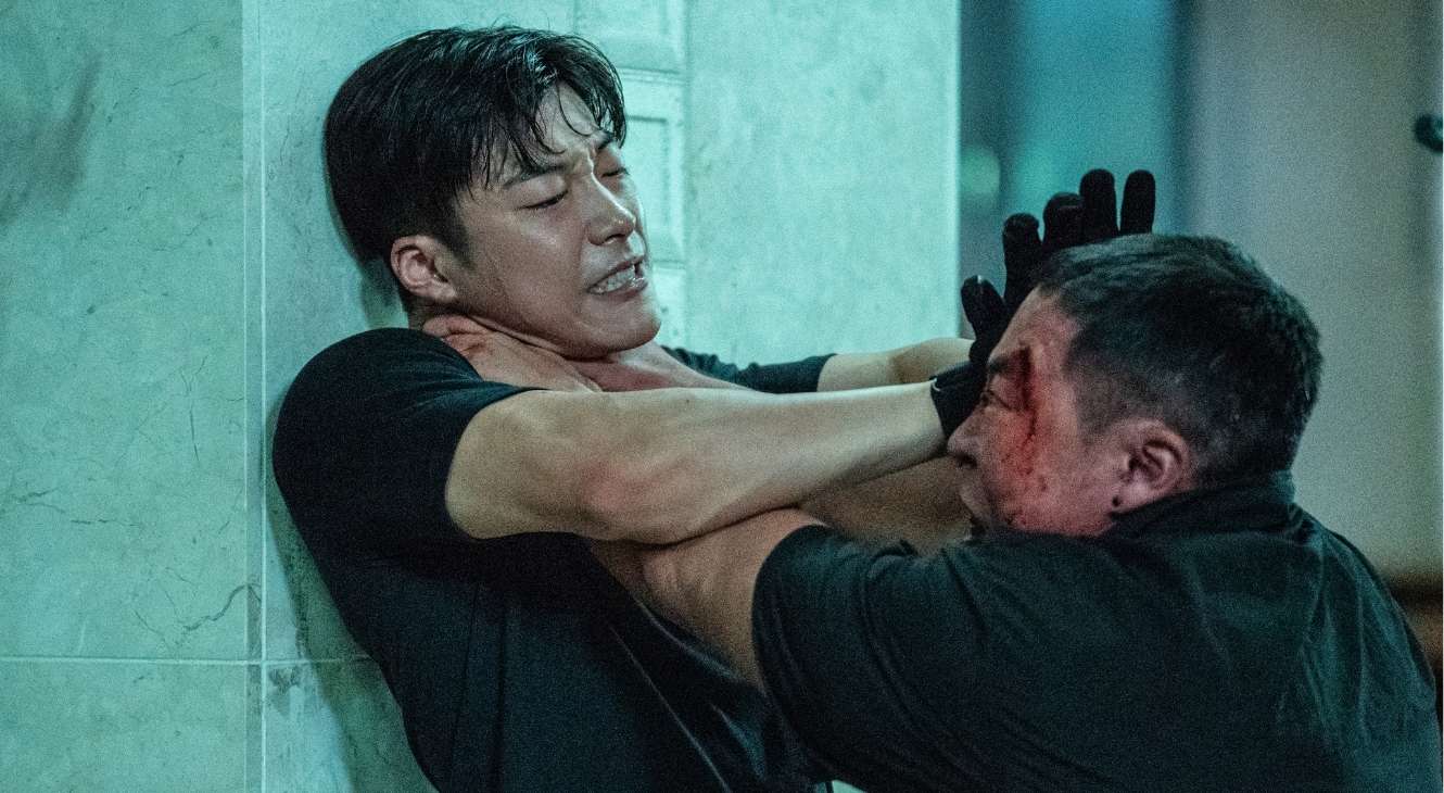 Woo Do-hwan and Tae Won-seok in Bloodhounds Season 1