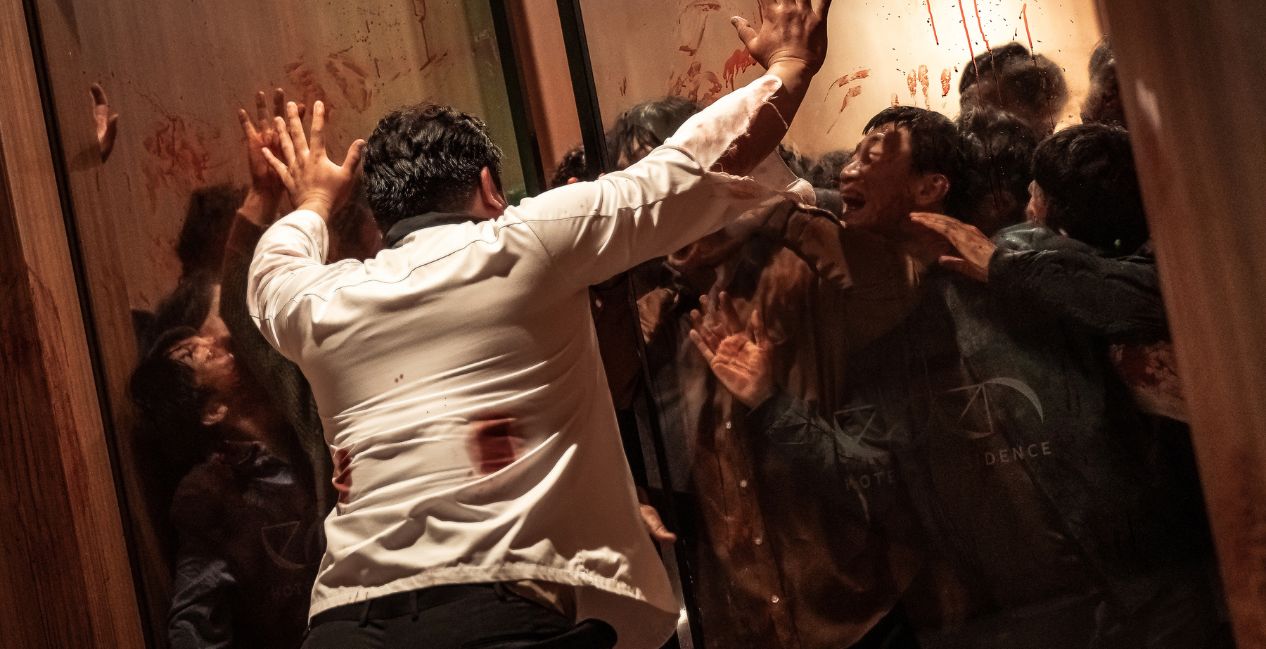 A horde of zombies is kept at bay in Newtopia Episode 3