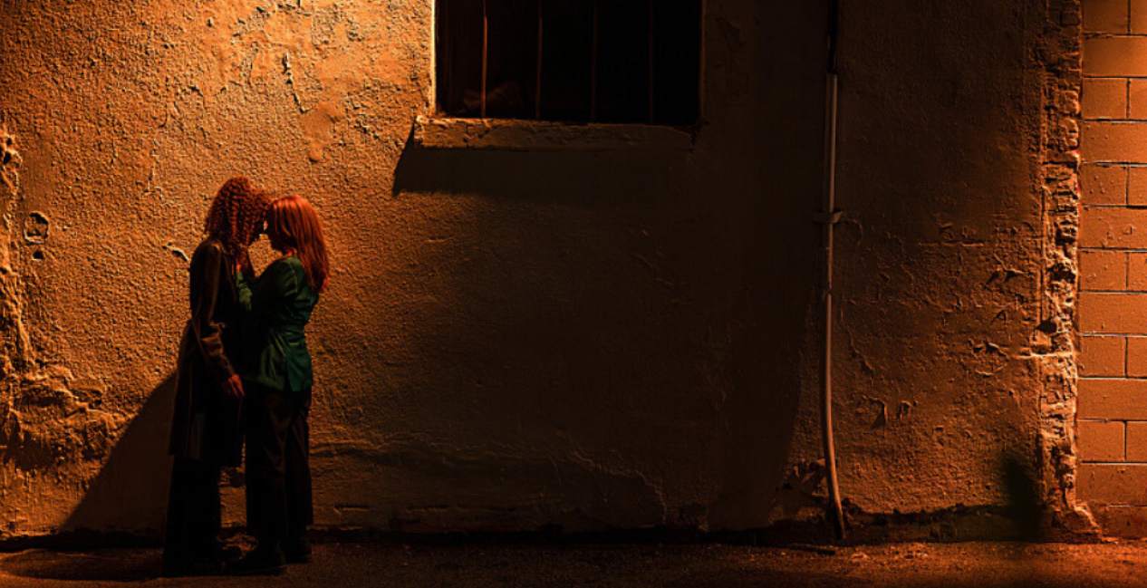 Taissa and Van share a moment in Yellowjackets Season 3 Episode 1