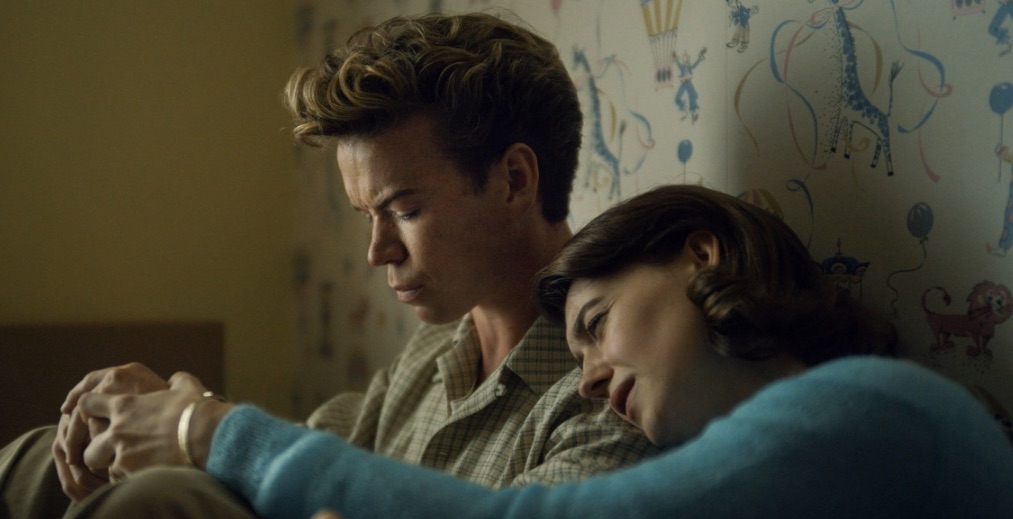 Will Poulter and Daisy Edgar-Jones in On Swift Horses 