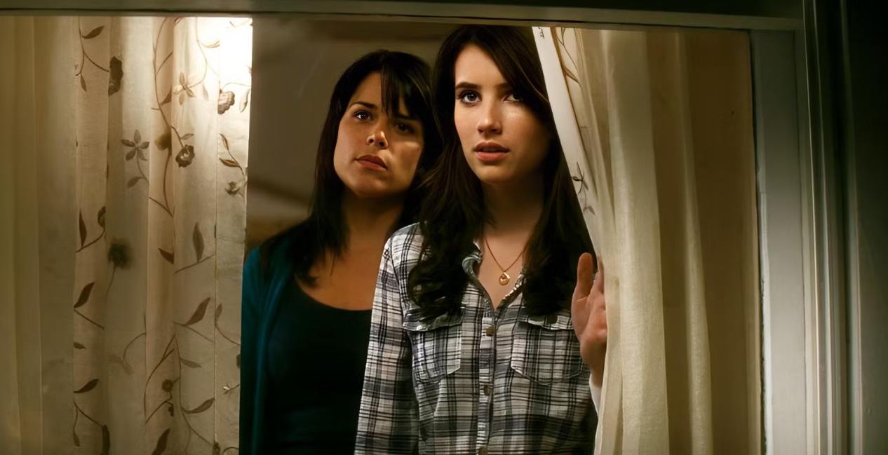 Jill and Sidney in Scream 4 Movie Still