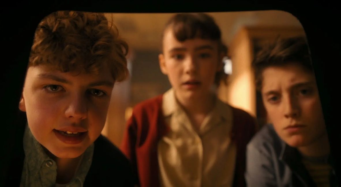 IT: Welcome to Derry Episode 1 - "The Pilot" promotional still