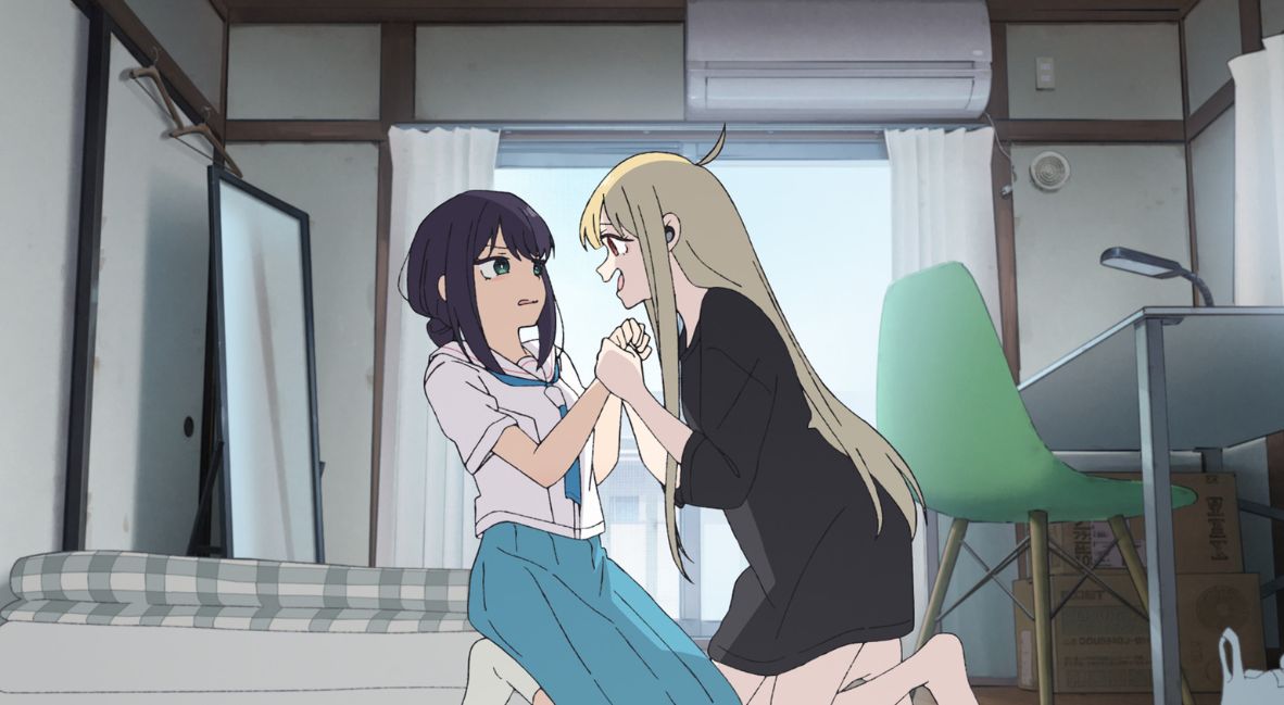 Iroha and Kaguya in their apartment 