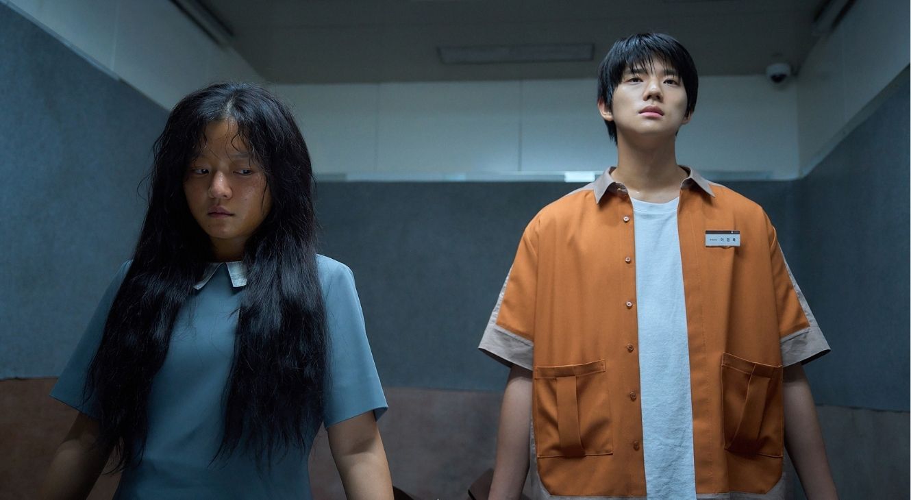 Go Ah-sung and Moon Sang-min in Pavane (2026)