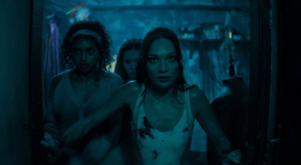 Bones, Grace, and Chloe look for an escape