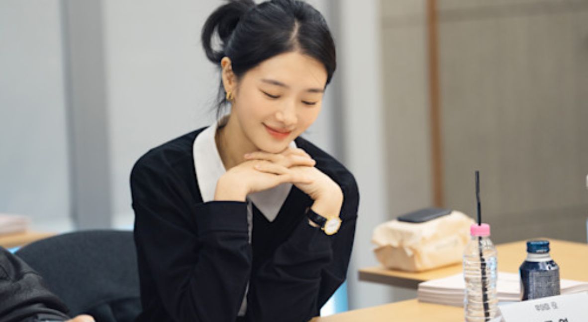 Rom-Com 'Fall in! Love' Starts Production at Netflix With Park Hyung-sik and Park Gyu-young 1 Fall in! Love Cast image