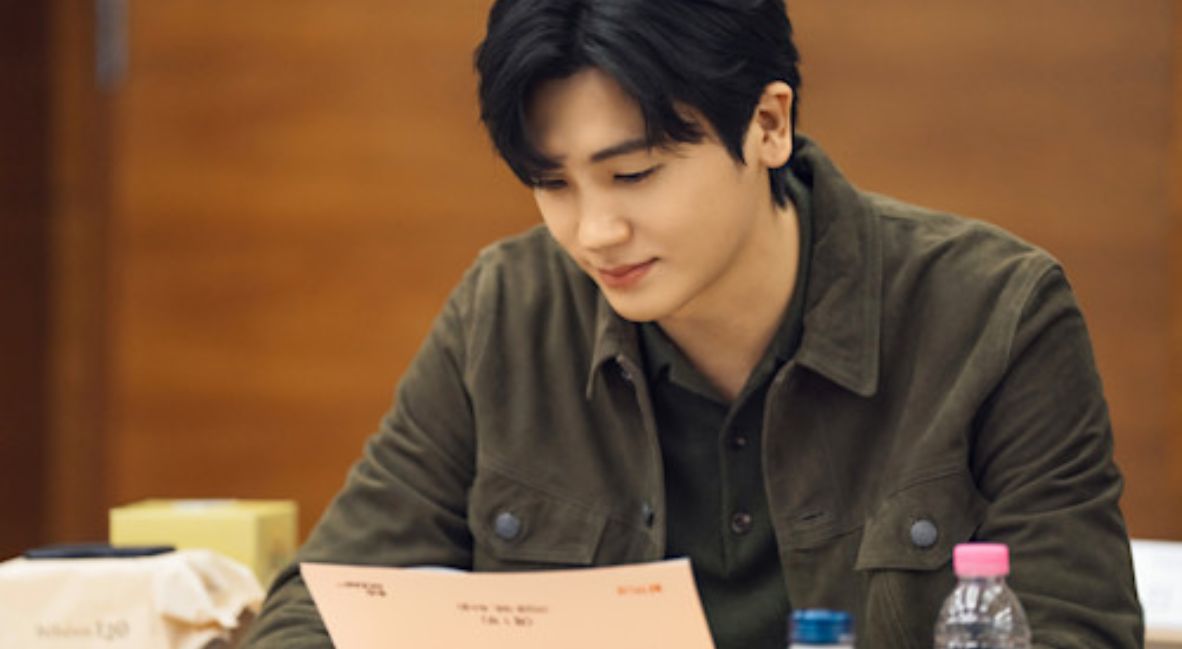 Rom-Com 'Fall in! Love' Starts Production at Netflix With Park Hyung-sik and Park Gyu-young 2 Fall in! Love Cast image